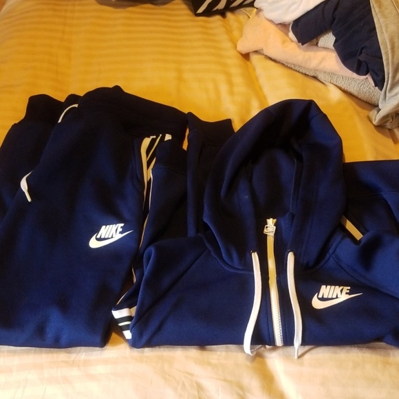 nike 2 piece tracksuit